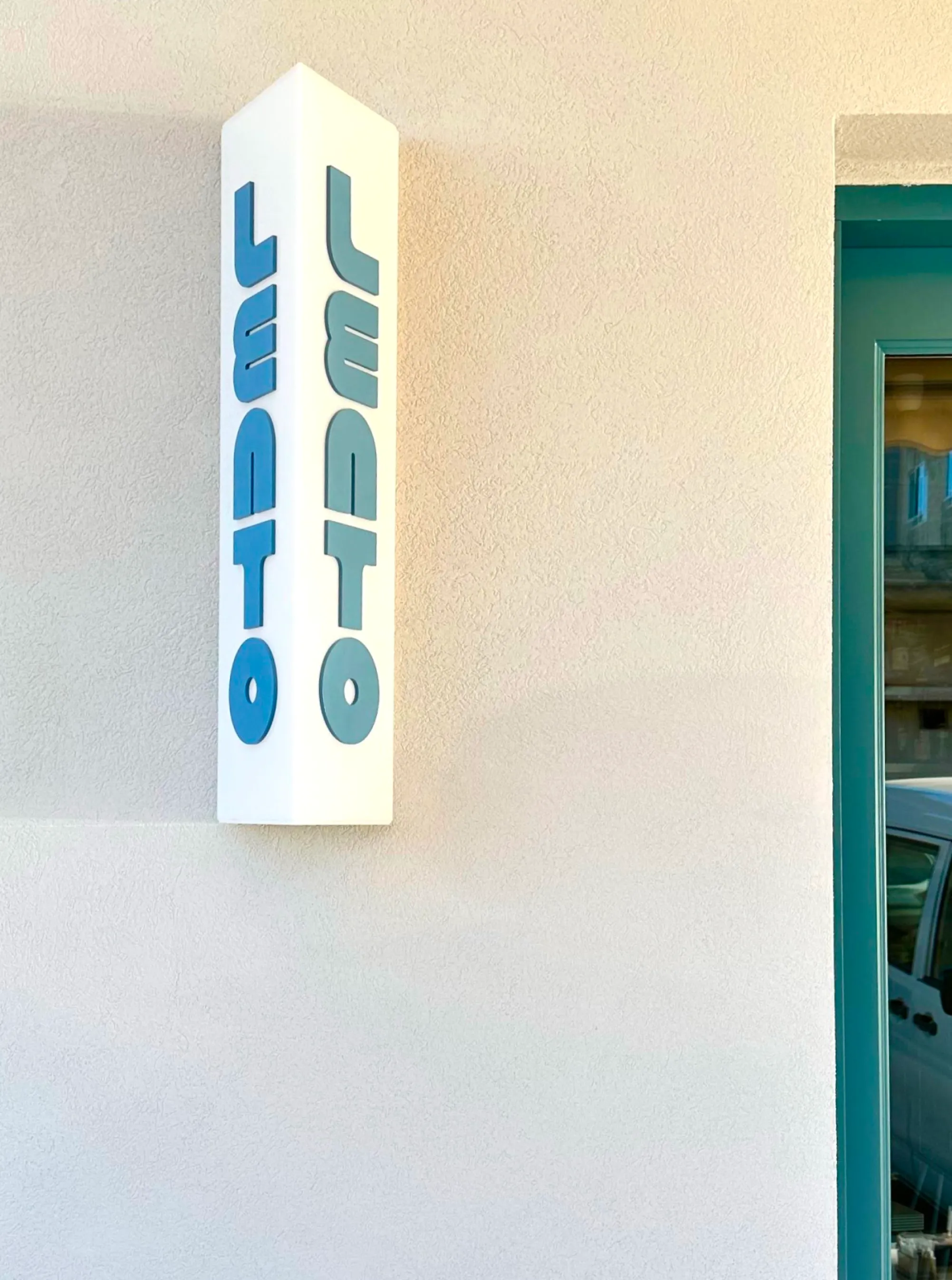 12 cafeteria branding signage